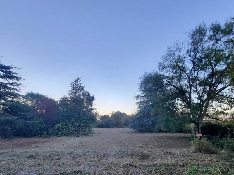 Terrain constructible - 2 000 m²