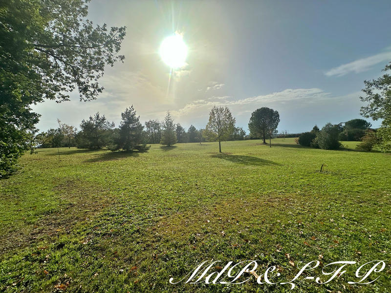 Maison - 345 m² - 8 pièces