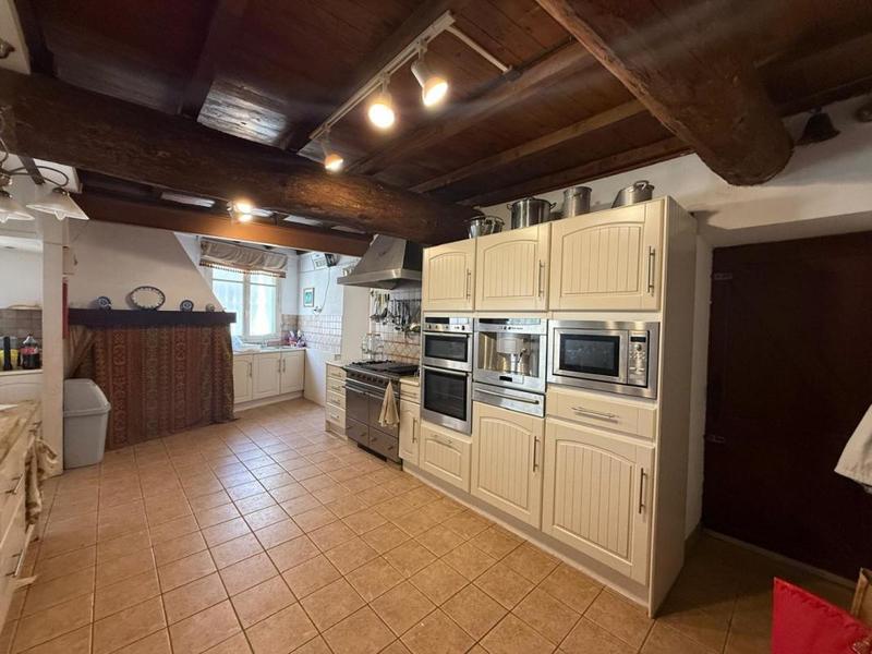 Demeure - 455 m² - 12 pièces