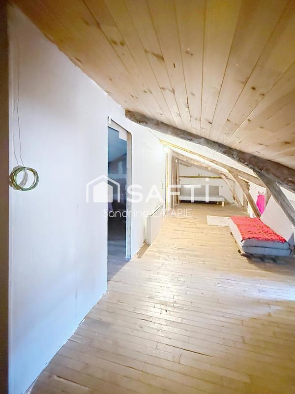 Maison - 204 m² - 5 pièces