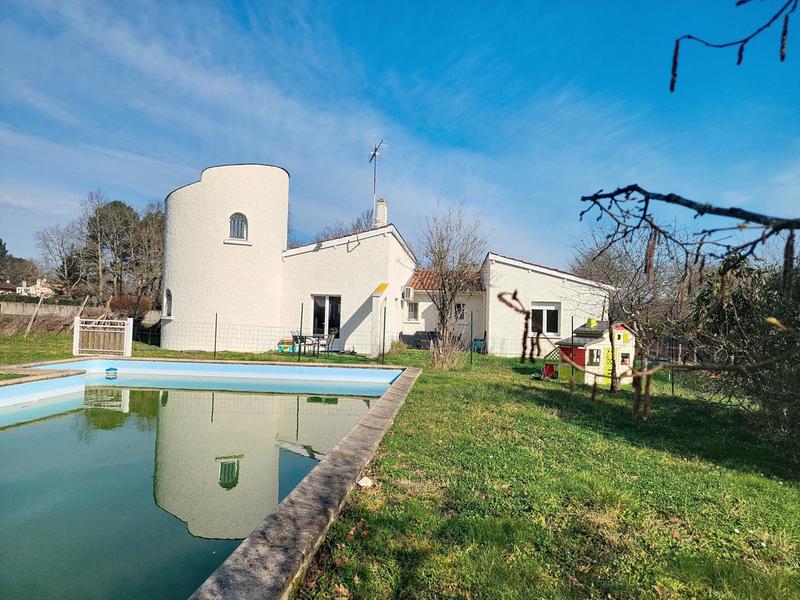 Maison - 140 m² - 5 pièces