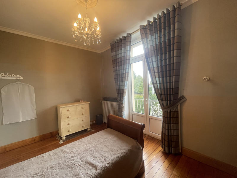 Maison - 337 m² - 10 pièces