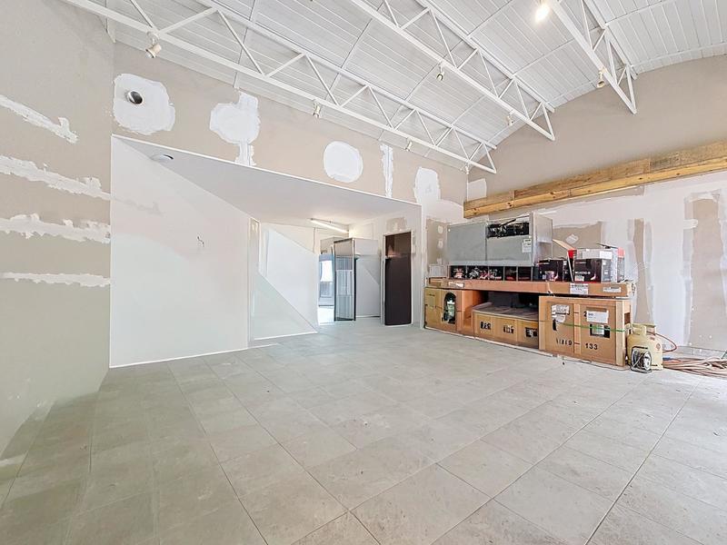 Local commercial - 120 m² - 4 pièces