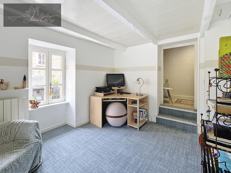 Maison - 272 m² - 6 pièces