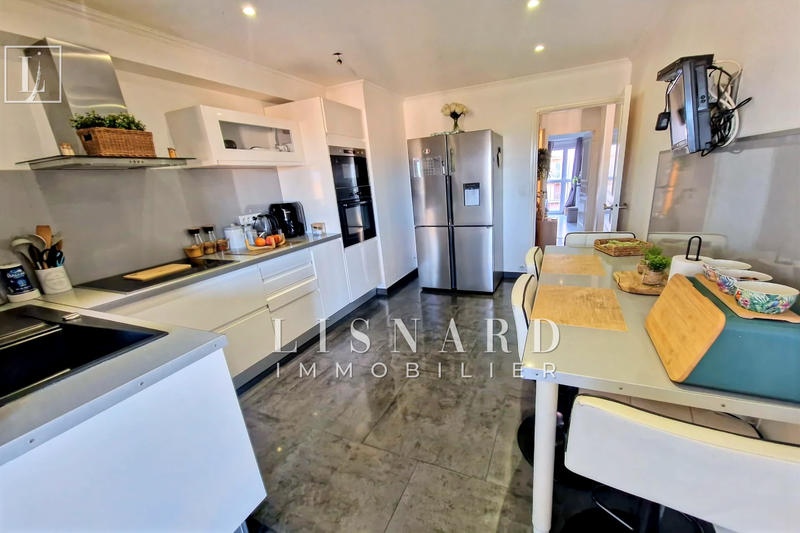 Appartement - 80 m² - 4 pièces