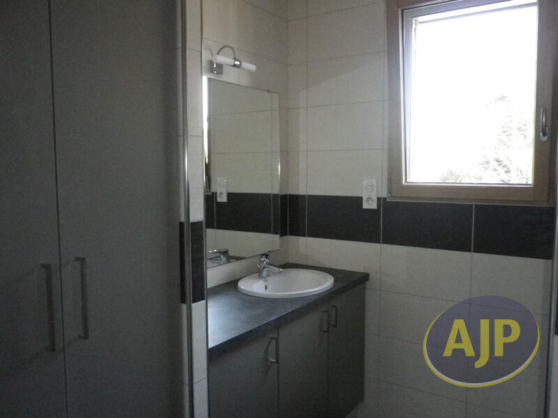 Maison - 101 m² - 4 pièces