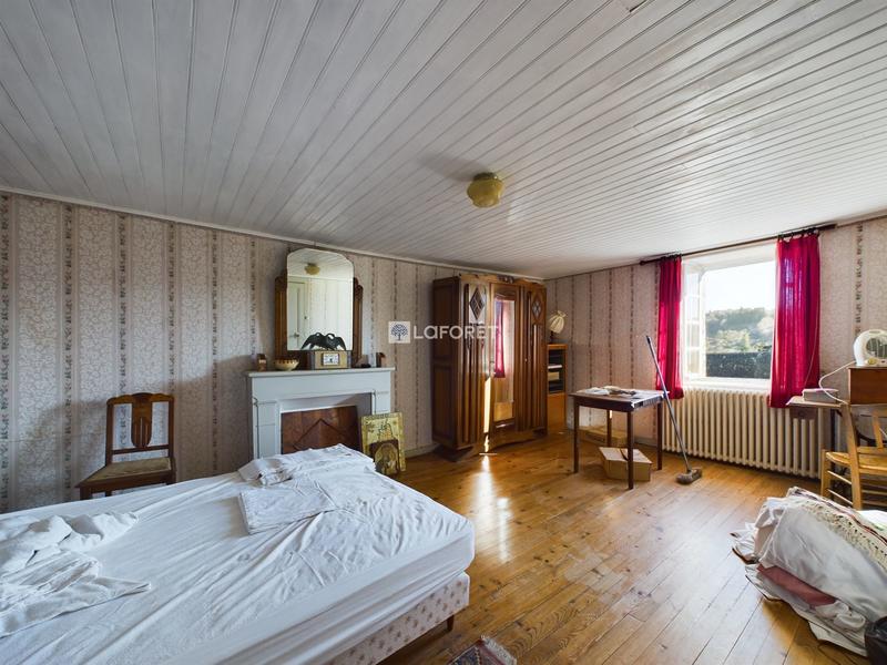 Maison - 144 m² - 8 pièces