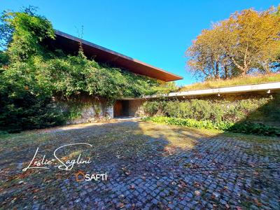 Maison - 3 087 m² - 14 pièces