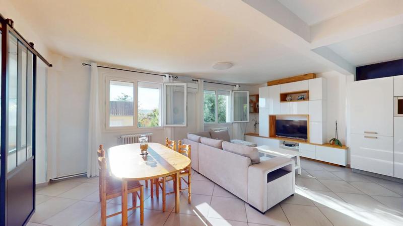 Maison - 95 m² - 5 pièces