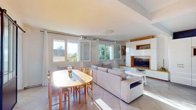 Maison - 95 m² - 5 pièces