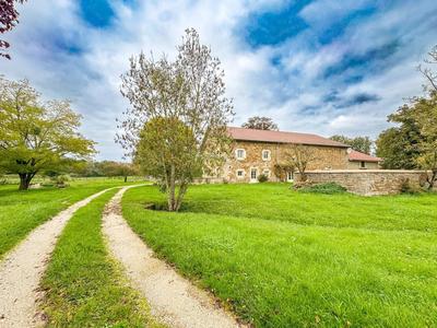 Maison - 248 m² - 5 pièces