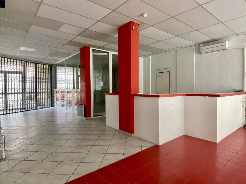 Local commercial - 123 m² - 2 pièces
