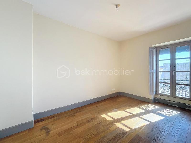 Appartement - 81 m² - 4 pièces