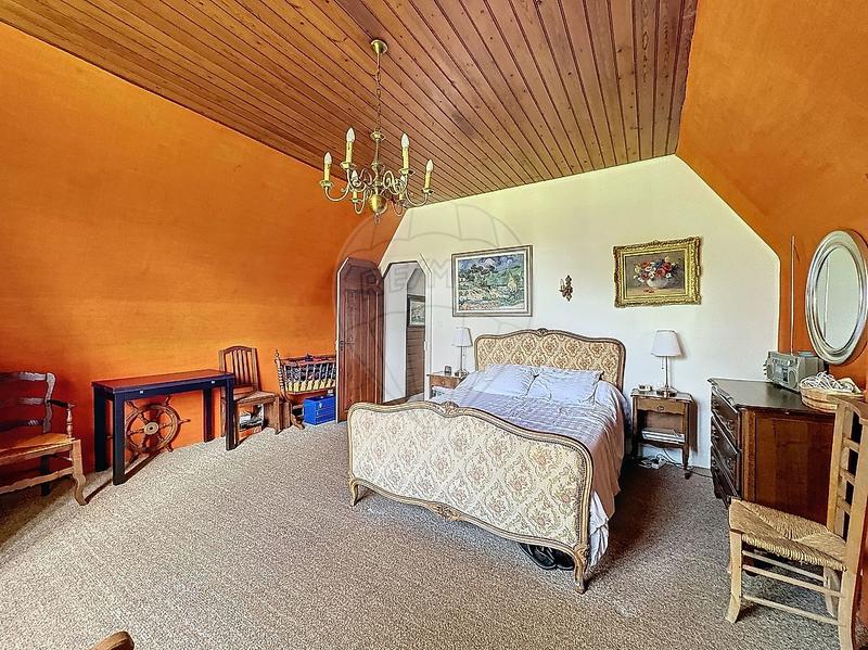 Propriété - 174 m² - 9 pièces