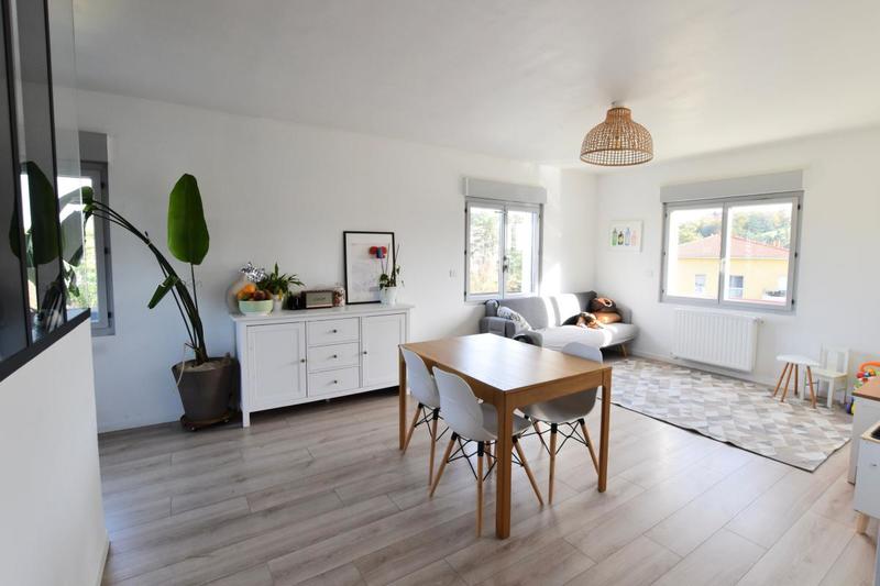 Appartement - 90 m² - 4 pièces