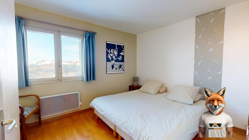 Local commercial - 1 017 m² - 28 pièces