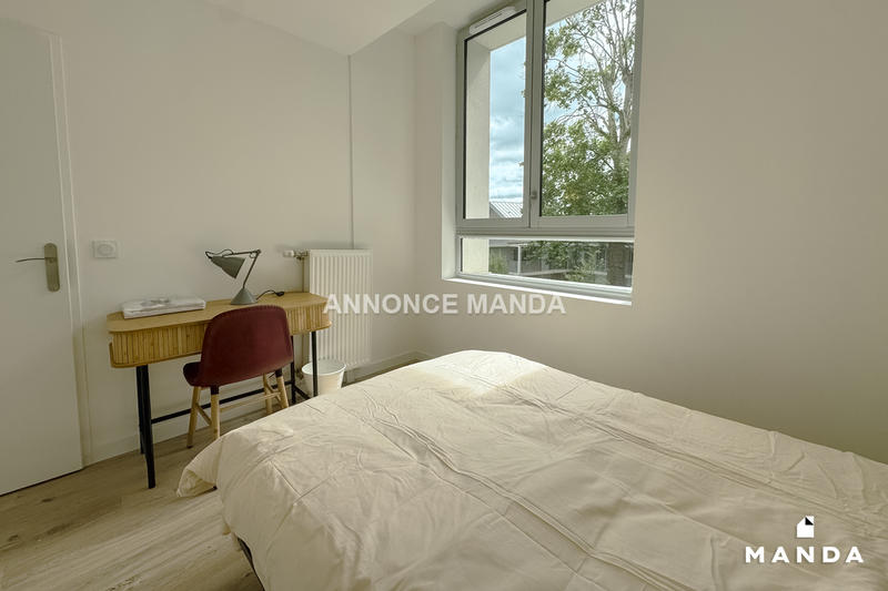 Chambre - 10 m² - 4 pièces