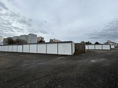 Parking / Garage - 14 m²