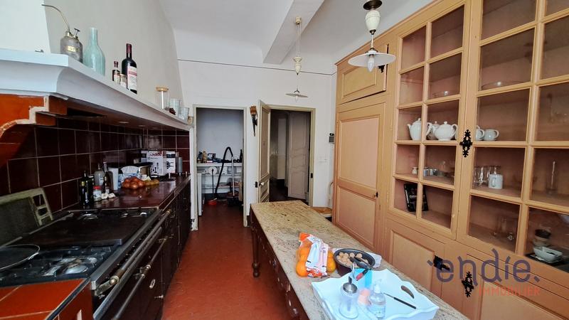 Maison - 500 m² - 10 pièces