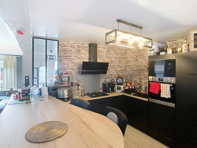 Maison - 101 m² - 5 pièces