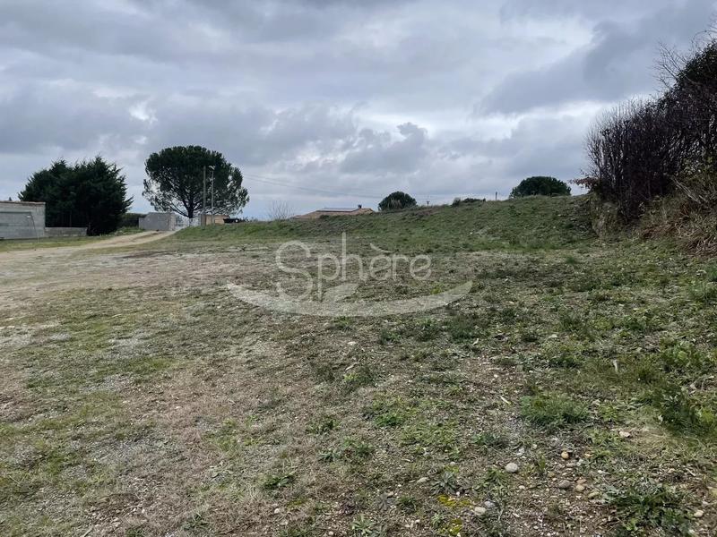 Terrain constructible - 1 000 m²