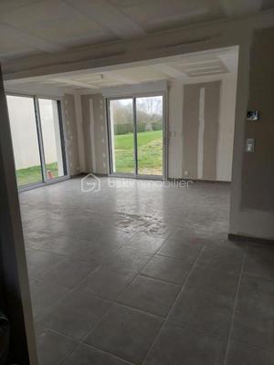 Maison traditionnelle - 123 m² - 6 pièces