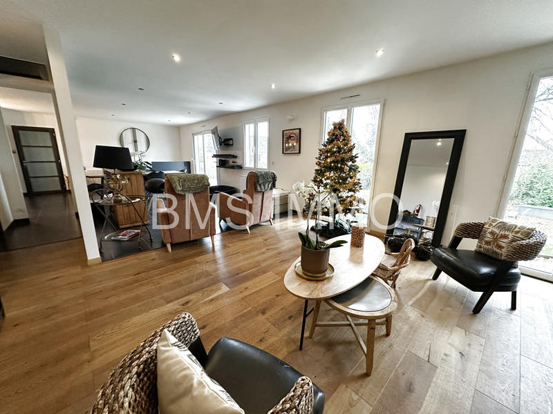 Maison - 205 m² - 6 pièces