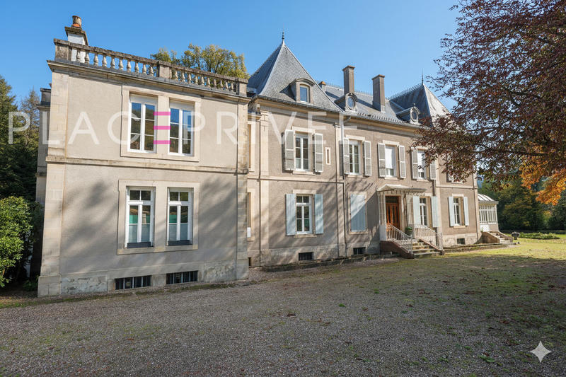 Demeure - 705 m² - 24 pièces