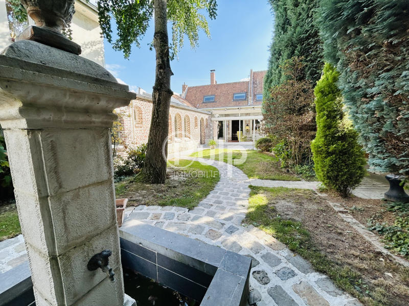 Immeuble - 352 m² - 10 pièces