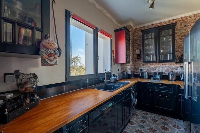 Appartement - 214 m² - 7 pièces