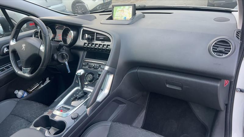 Peugeot 3008 1.6 BlueHDi 120 Eat6 Allure