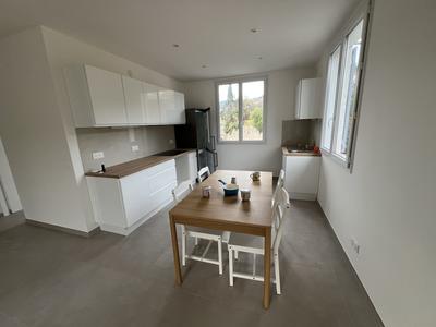 Appartement - 79 m² - 4 pièces