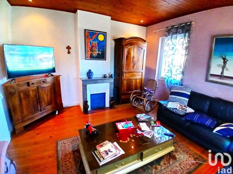 Maison - 240 m² - 6 pièces