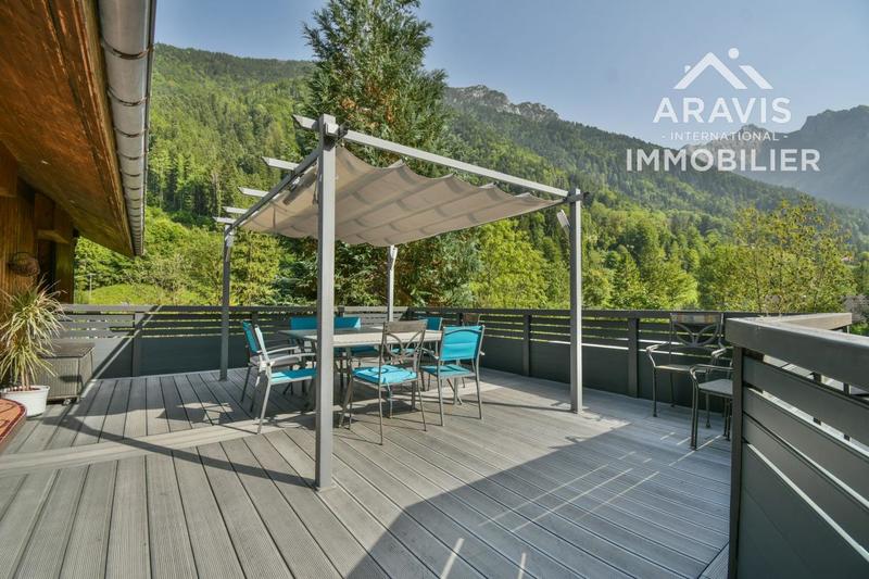 Propriété - 234 m² - 7 pièces