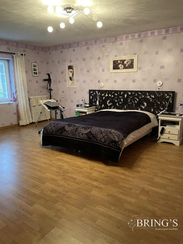 Maison - 340 m² - 6 pièces