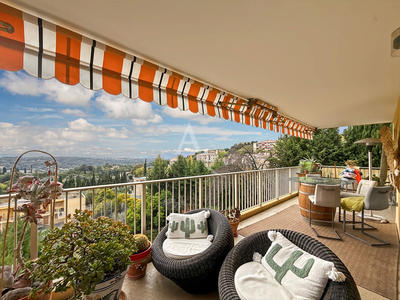 Appartement - 93 m² - 4 pièces