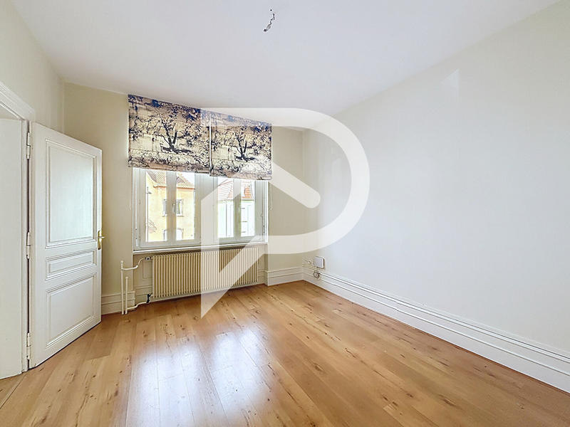 Maison de maîtres - 250 m² - 11 pièces