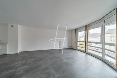 Local d'activités - 108 m²