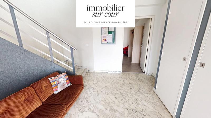 Local d'activité / Entrepôt - 326 m² - 20 pièces