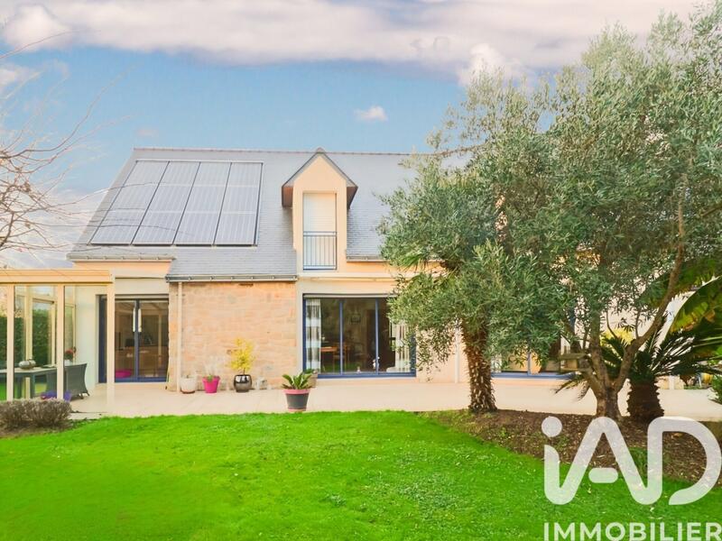 Maison - 220 m² - 7 pièces