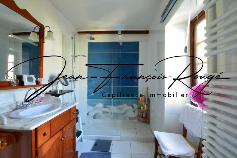 Maison - 290 m² - 9 pièces