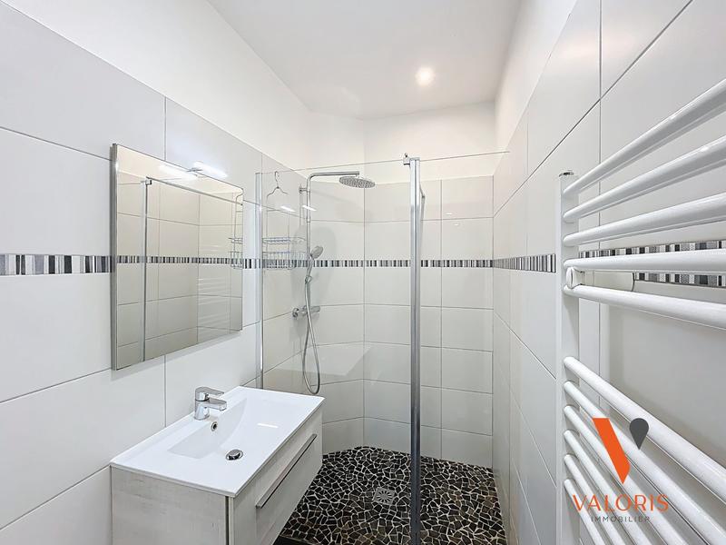 Appartement - 99 m² - 5 pièces