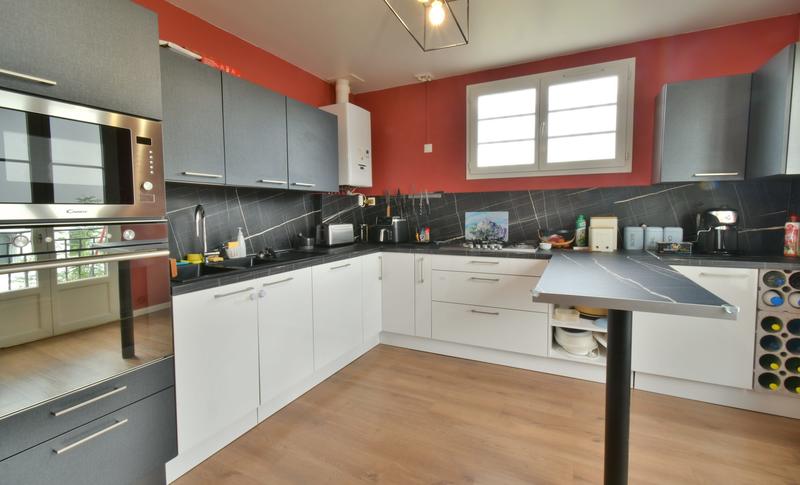 Appartement - 99 m² - 5 pièces