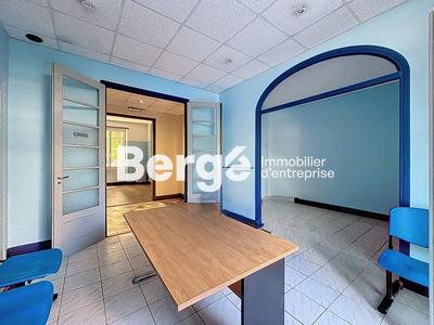 Bureau - 90 m² - 5 pièces