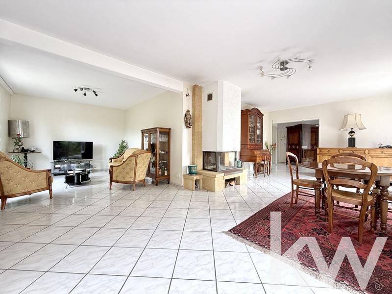 Maison - 166 m² - 9 pièces