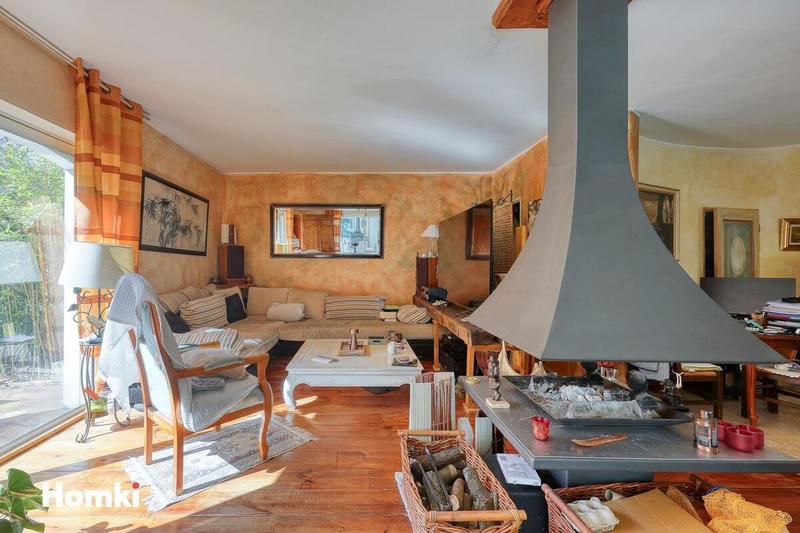 Villa - 324 m² - 8 pièces