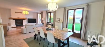 Maison - 98 m² - 4 pièces