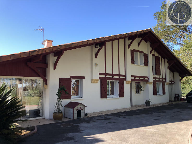 Maison - 151 m² - 5 pièces