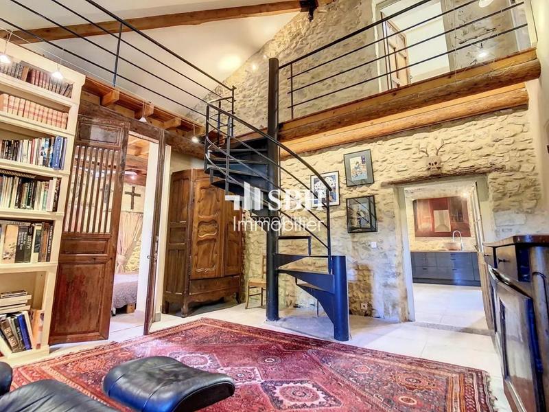 Mas - 540 m² - 27 pièces