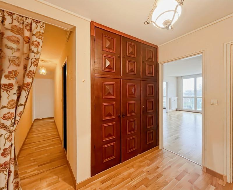 Appartement - 98 m² - 4 pièces